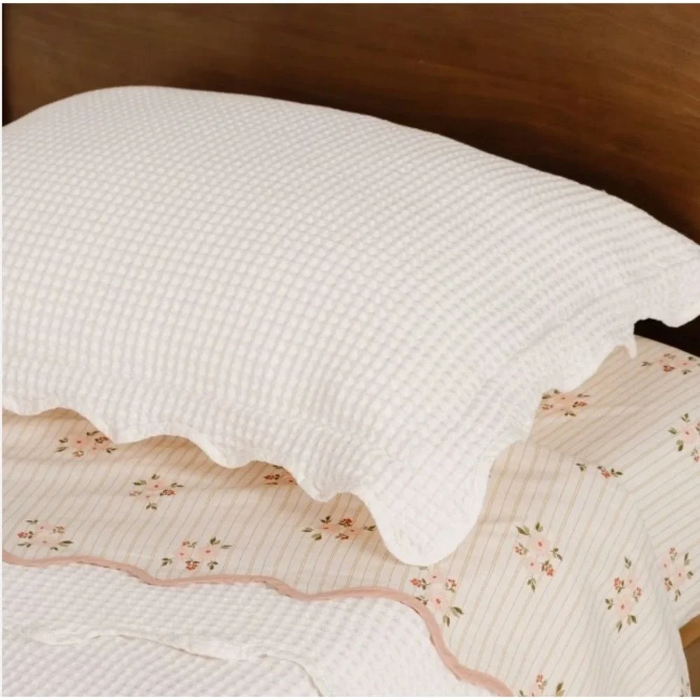 Gathre Ivory Scallop Waffle Quilt Set Twin Bedding White Cream Textured Sham